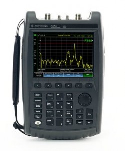 N9927A FieldFox 手持式微波矢量网络分析仪，18 GHz